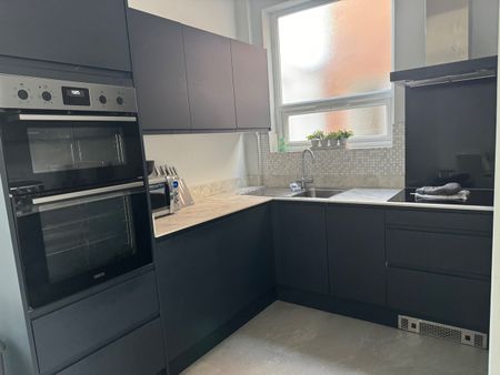 3 Bed Semi-Detached House, Eastwood Road, LE2 - Photo 5