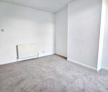 2 bedroom semi-detached house to rent - Photo 4