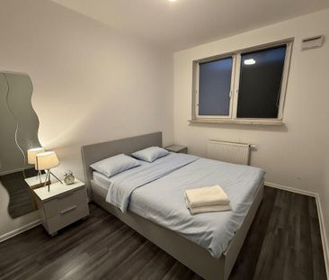 Warszawa, Praga-Południe, Warszawa, Praga-Południe, Ostrobramska - Photo 1