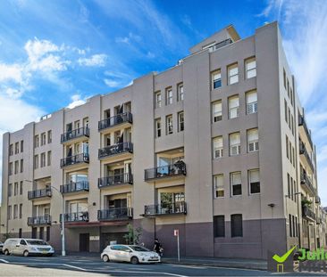 Timeless Charm, Sleek Interiors - 78sqm - Photo 5