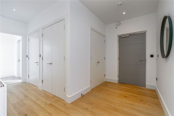 Apartment, Ropemaker Place, Cardiff Lane, Grand Canal Dk, Dublin 2 - Photo 1