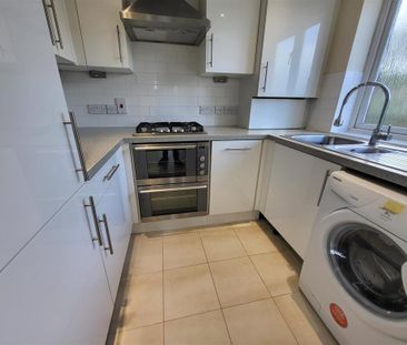 Bycullah Avenue, ENFIELD - Photo 4