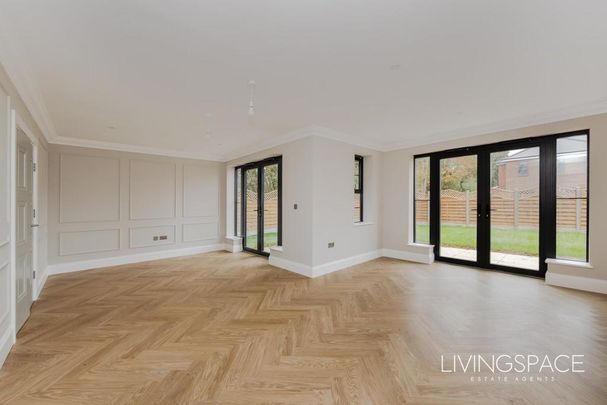 4 bedroom detached house to rent - Photo 1