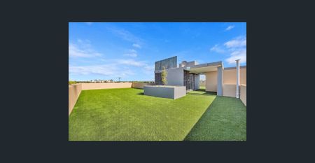 Bright & Modern 2-Bed Apartment with Balcony + Parking - Photo 3