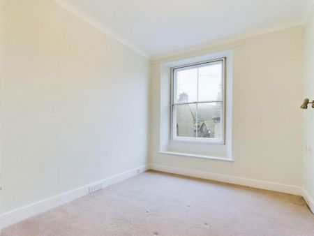 3 bedroom apartment to rent - Photo 5