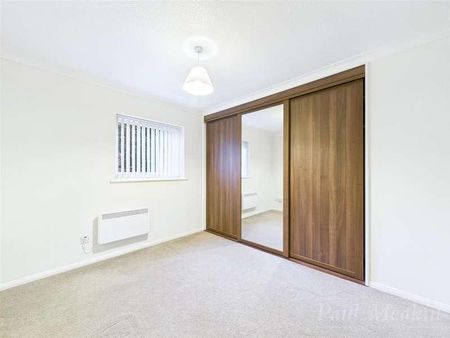 Theresas Walk, South Croydon, CR2 - Photo 4