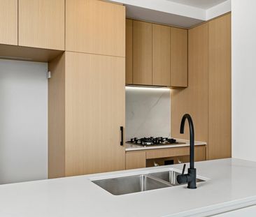 Style, Sophistication, and Convenience – 1 Bedroom Apartment at Iva... - Photo 4