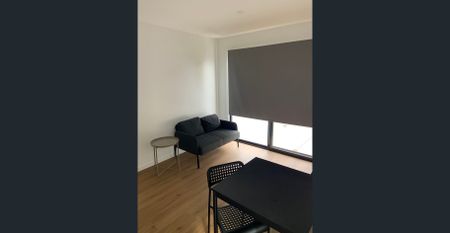 Modern Spacious One Bedroom Unit, Fully Furnished, All Bills Included - Photo 2