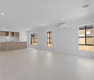 Brand New 4 Bedroom Family Home for Rent - Photo 2