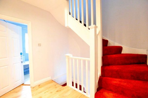 5 bedroom terraced house to rent - Photo 1