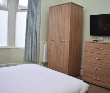 1 bedroom in a house share to rent - Photo 6