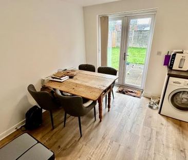 Sutton Crescent, Barton-under-Needwood, DE13 - Photo 1