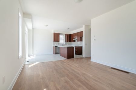 For Lease - 15 Mission Street, Wasaga Beach, Ontario - Photo 2