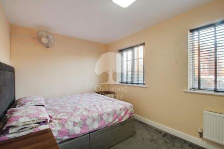 4 bedroom townhouse to rent - Photo 3