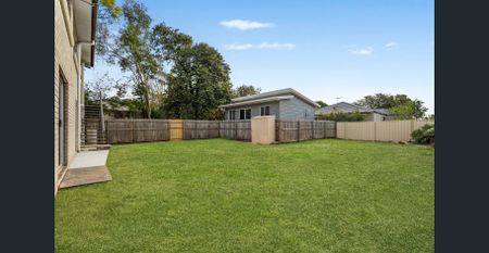 Freshly Renovated Dual-Living Opportunity! - Photo 3