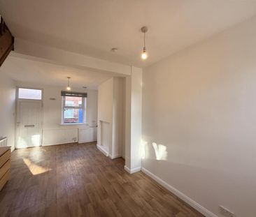 2 bedroom detached house to rent - Photo 2