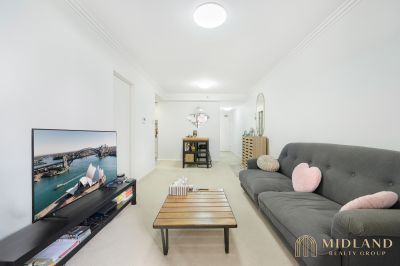 One-Bedroom with Resort-Style Facilities | Forum East - Photo 2