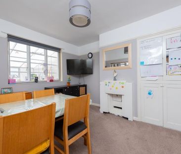 3 bedroom semi-detached house to rent - Photo 3