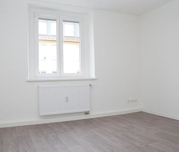 Hell und freundliche 2-Raum-Wohnung mit Balkon - Photo 3