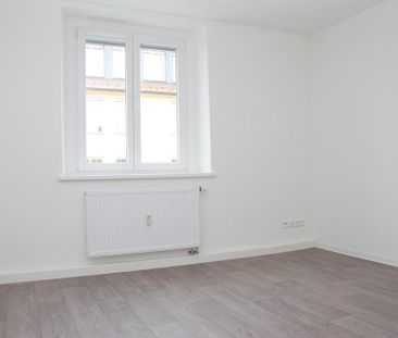 Hell und freundliche 2-Raum-Wohnung mit Balkon - Foto 3