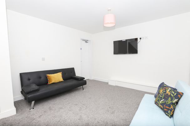 To Let: Palm Street, Middlesbrough, TS1 3EE - Photo 1