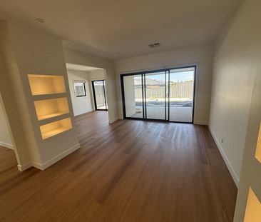 Brand New 5-Bedroom Family Home – Spacious & Modern Living - Photo 1