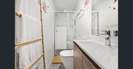 Cozy Boarding House Room - Photo 2