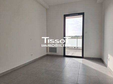 Location Appartement 3 pièces 72m² NIMES 30900 - Photo 2