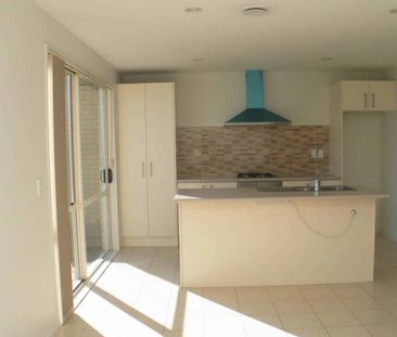 4 bedroom Townhouse - Photo 2