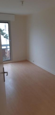 Location Appartement 5 pièces 99m² ST MAUR DES FOSSES 94100 - Photo 3