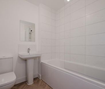 2 bedroom semi-detached house to rent - Photo 5