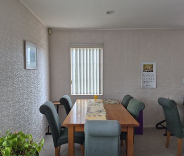 Property Management21 Godwin Court, Unsworth Heights - House for Rent - Photo 2