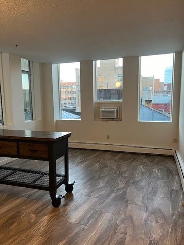 115 3RD AVE S - 1 BED/1 BATH - Available DECEMBER 1ST - Great downtown location! - Photo 2