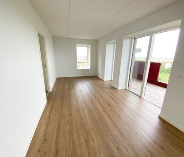 Dejlig 2 værelses med skøn udsigt tæt ved eternitten - Photo 1