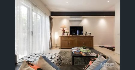 Townhouse in a prime location - Photo 2