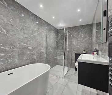 4 bedroom detached house to rent - Photo 3