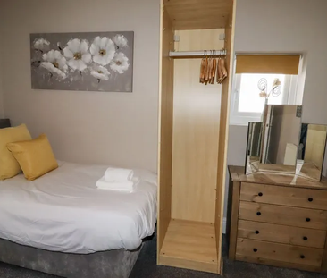 11 bedroom terraced house to rent - Photo 5