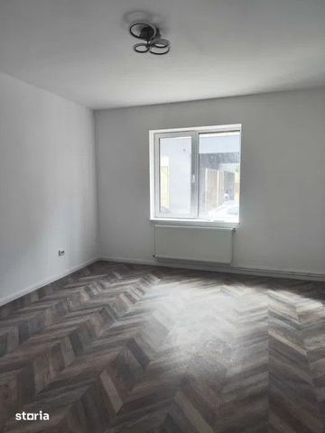 Spatiu in Vila de inchiriat , zona Centrala , 300 mp, 7 Parcari - Photo 2