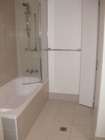 159/54 Eyre Street, Kingston ACT 2604 - Apartment For Rent | Domain - Photo 4