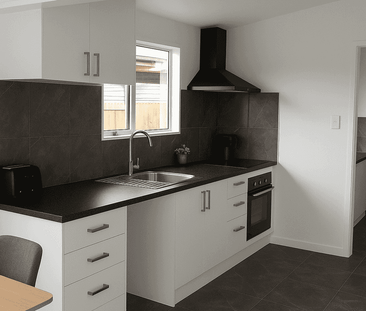 Beautifully Renovated 3-Bedroom Home - Convenient and comfortable l... - Photo 2