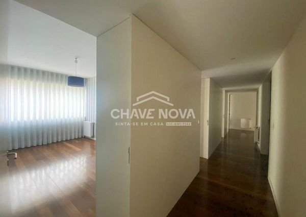 Apartamento T5 em Porto