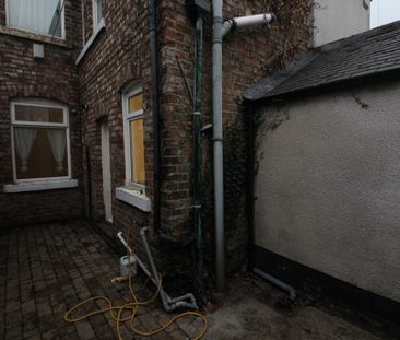 2 Bedroom Mid Terraced House - Photo 1