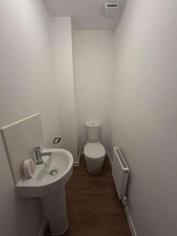 Lintott Gardens, Warrington, WA1 - Photo 4