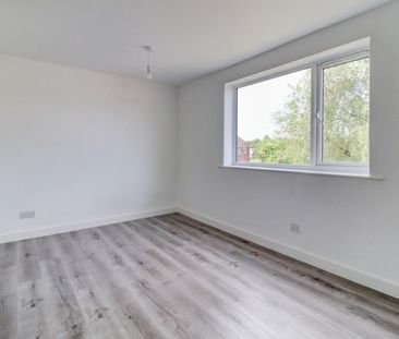 Ebourne Close, Kenilworth - Photo 2