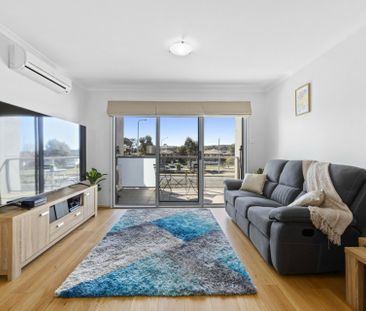 North Facing Apartment Modern Apartment - Photo 1