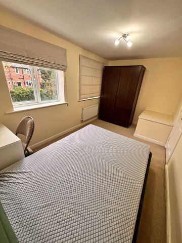 3 Bed Semi-Detached House, Frank Birchill Close, M40 - Photo 5