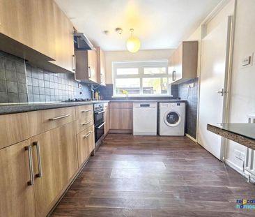 3 bedroom terraced house to rent - Photo 2