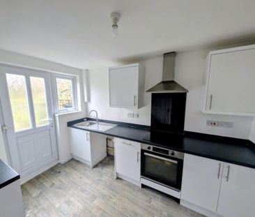 3 bedroom terraced house to rent - Photo 1