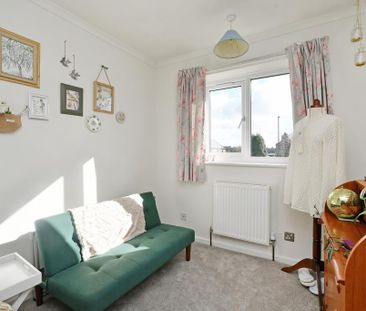 3 bedroom semi-detached house to rent - Photo 6