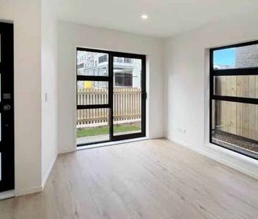 Modern 3 bedrooms townhouse in Te Atatu South - Photo 3
